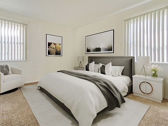 3rd image of 1250 E San Antonio Dr #2-4