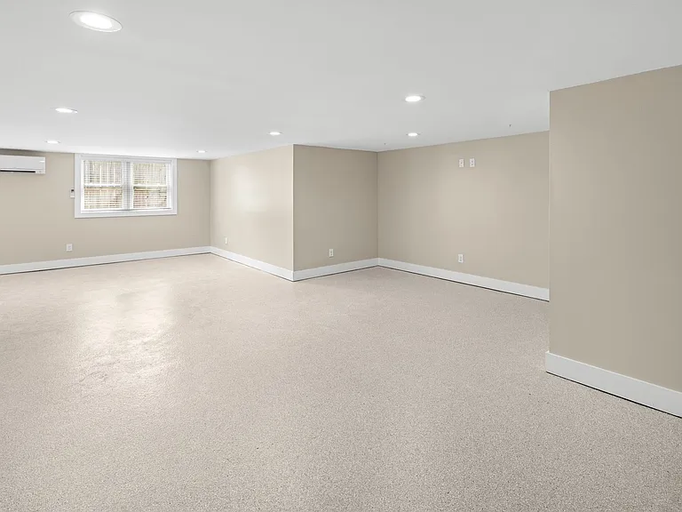 70 Forest Hill Dr — Photo 25