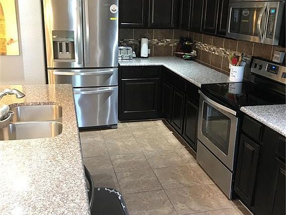 4th image of 516 Crown Oaks Dr