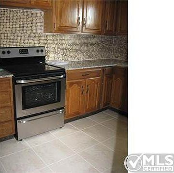 5th image of 449 SW Lakehurst Dr