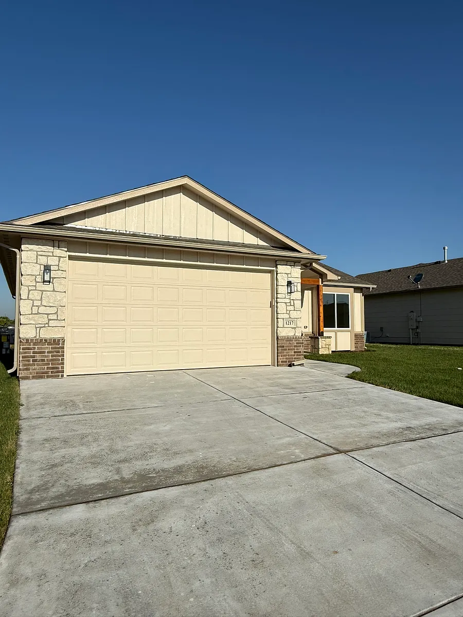 Building Photo - 1217 E Park Glen Ct