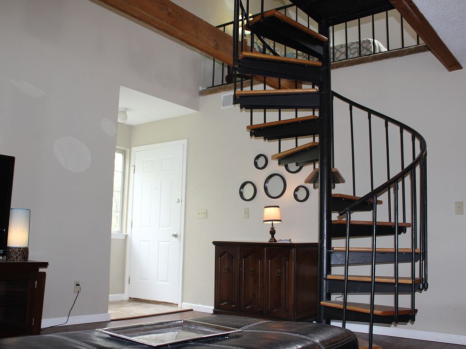 1st image of 602 Autumn Ln