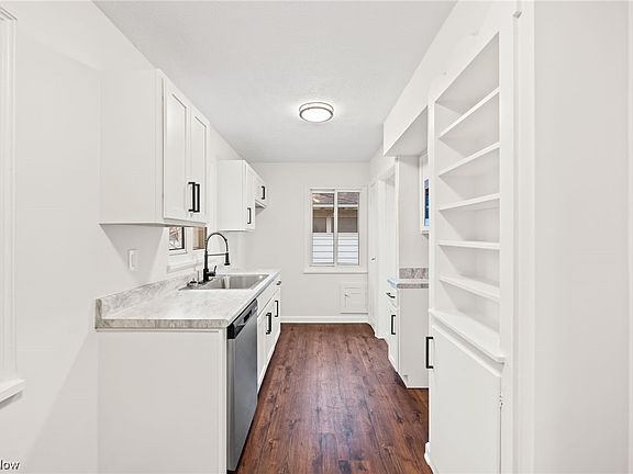 5th image of 3167 W 142nd St