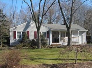 129 Chaucer Dr, Berkeley Heights, NJ 07922