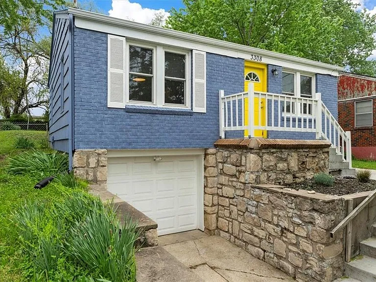 3308 Wood Ave — Photo 1