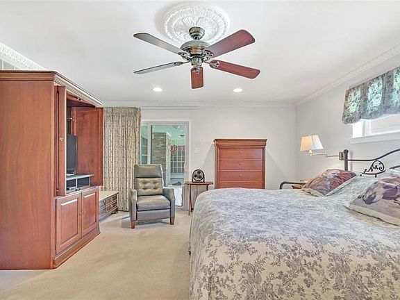 4th image of 7049 Gateridge Dr