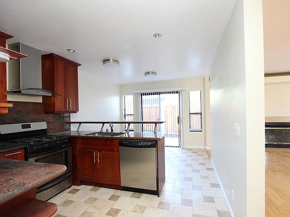 5th image of 326 Giovanni Ct