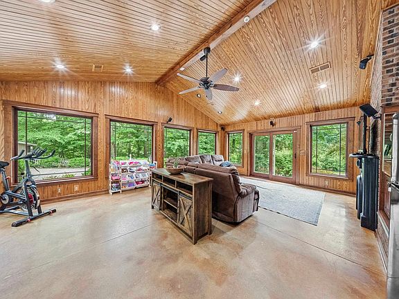 4th image of 941 Tark Hill Rd