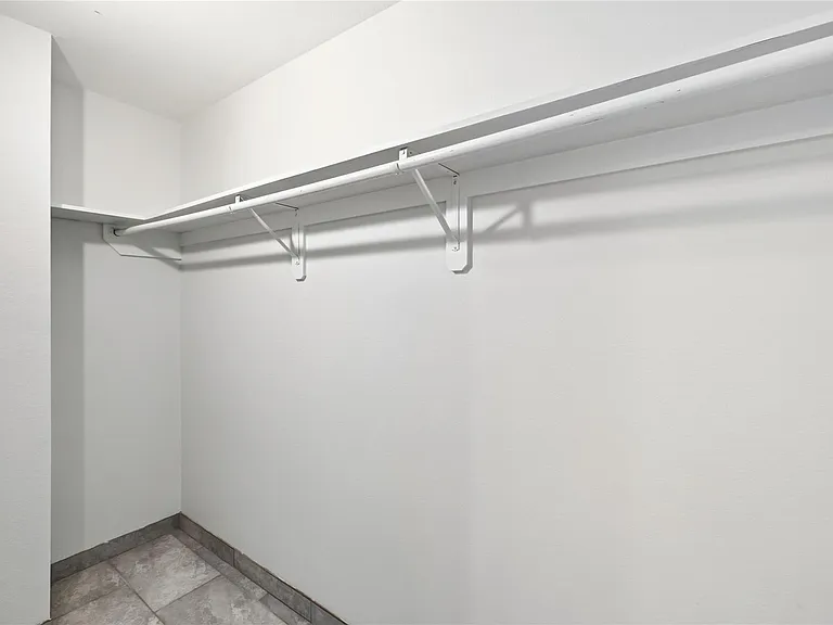6138 Brookfield Dr #B — Photo 11