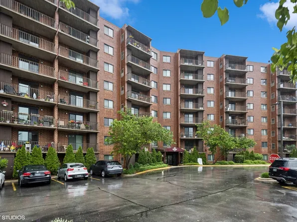 1 Bloomingdale Pl APT 401, Bloomingdale, IL 60108