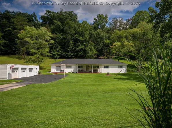 982 Rocky Step Rd, Scott Depot, WV 25560