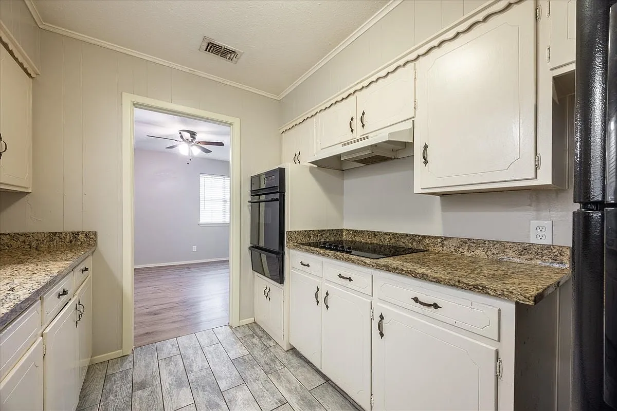 1313 East Sherman Drive — Photo 4