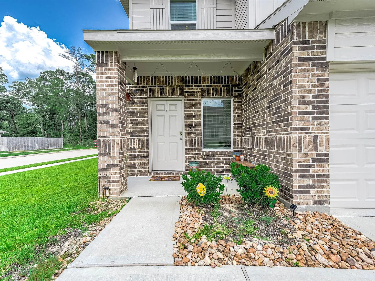 4 bed, 2.5 bath, 2144 sqft, $2,400 — Photo 4