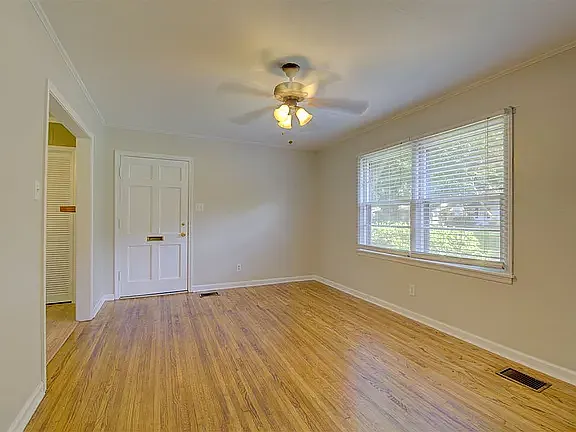 3 bed, 1199 sqft, $1,450 — Photo 2