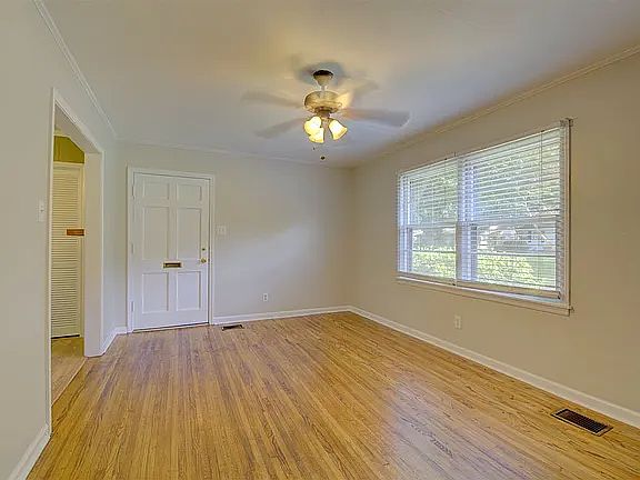 2nd image of 4907 Marianne Ln