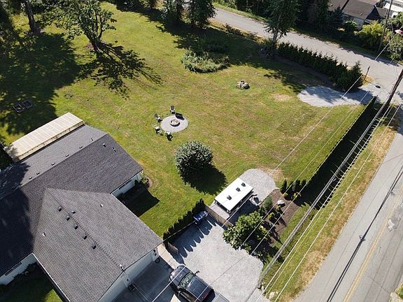 4th image of 2615 Lake Ave #1