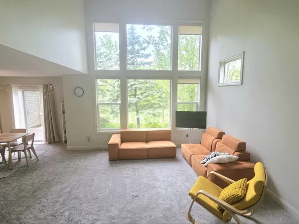 2364 Fieldstone Dr, Okemos, MI 48864