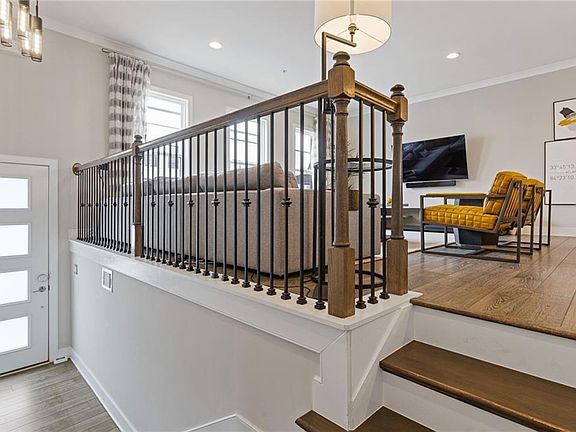 5th image of 830 Stone Ridge Ln