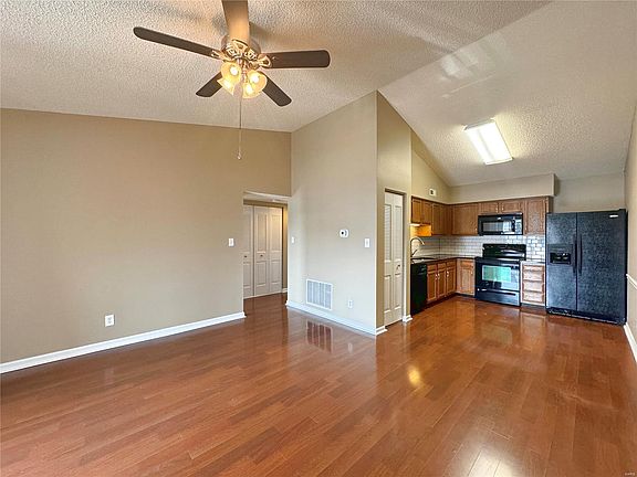 4th image of 160 Jubilee Hill Dr Unit J