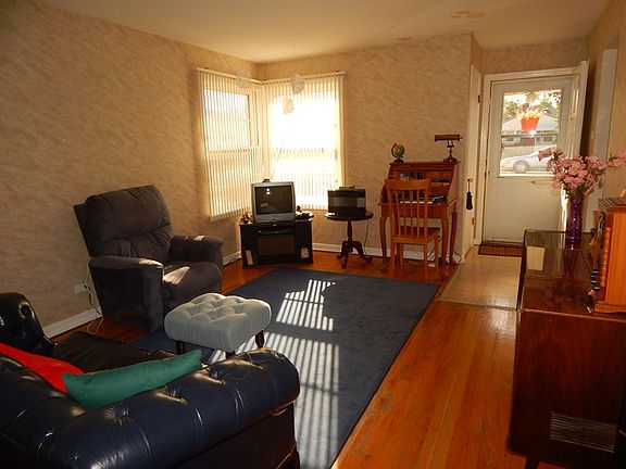 3rd image of 2635 Atlantic Ave
