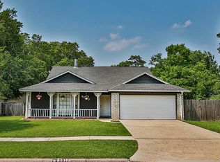 9817 Condor Dr, Conroe, TX 77385