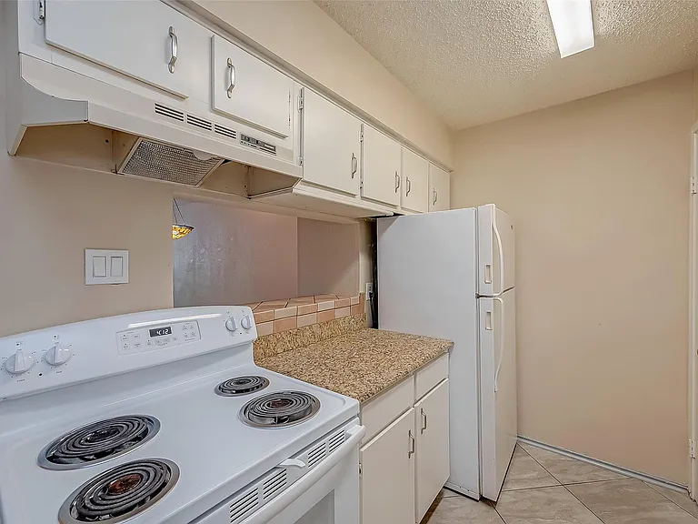 6410 Del Monte Dr #5 — Photo 15