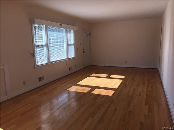 3rd image of 3806 Hunton Ct