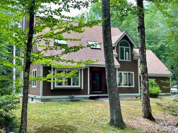 9 Lakeside Drive, Falmouth, ME 04105