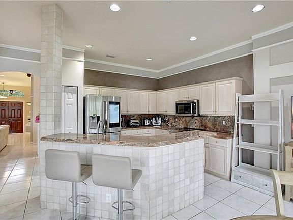 3rd image of 1496 Meadows Blvd