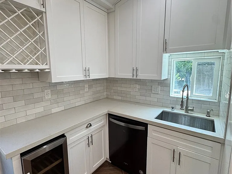 3104 1/2 Hollydale Dr — Photo 5