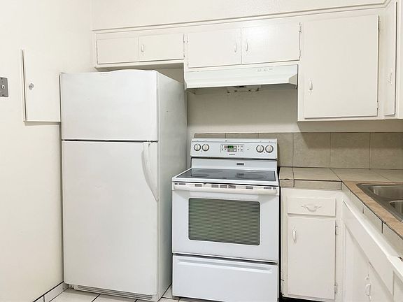 5th image of 5252 14th Ave APT 3
