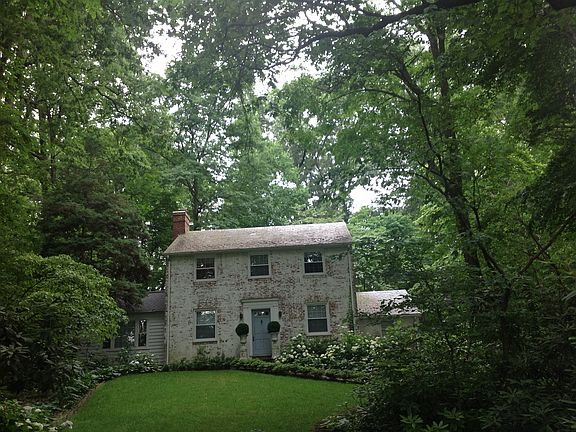 3rd image of 122 Woodlawn Ave