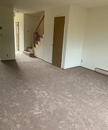 4th image of 75 Glen Eyrie Ave APT 17