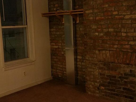 Large 2nd floor front bedroom