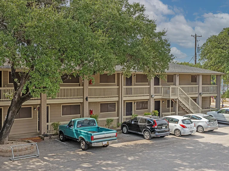 Bouldin Creek — Photo 29