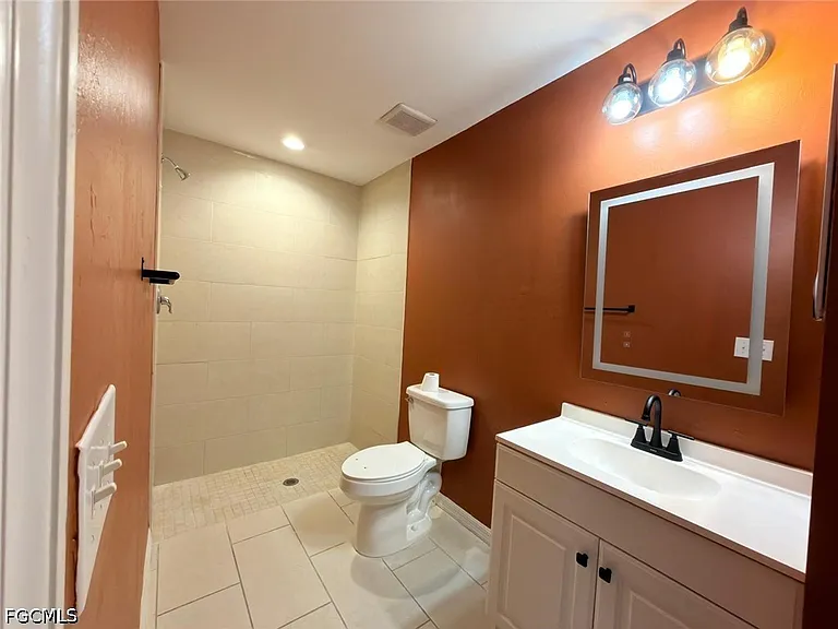 4126 Skyline Blvd — Photo 17