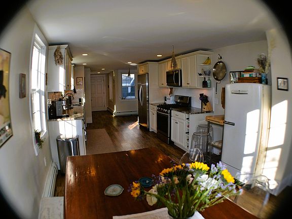 5th image of 164 North St #2