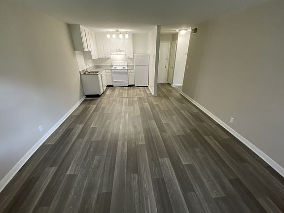 3rd image of B204-1005 Hickory Hill Ln #B204