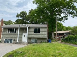 4 Maple Rd #2, South Huntington, NY 11746