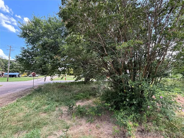 611 E Wolf St, Madill, OK 73446