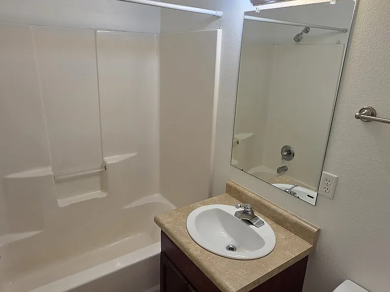 2456 1/2 Theresea Ln — Photo 7