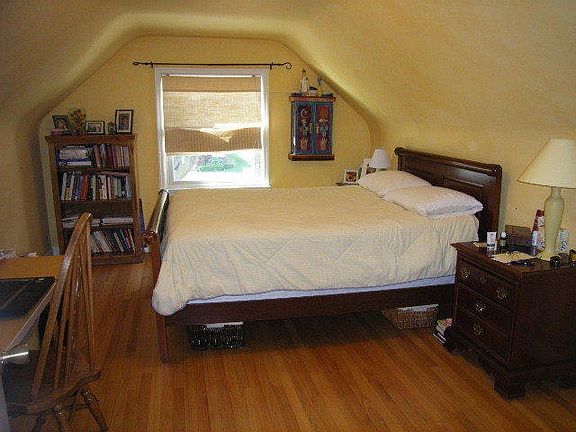 upper bedroom is BEIGE not yellow now