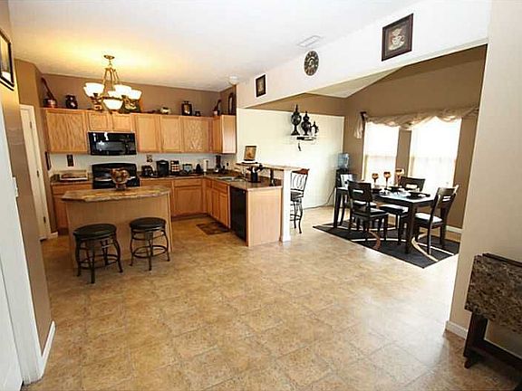 2nd image of 15167 Gallow Ln