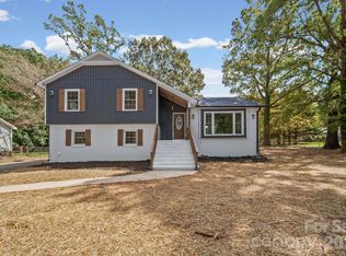 6800 Ludwig Dr, Charlotte, NC 28215