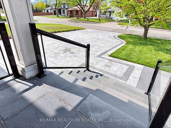 3rd image of 9 Roxaline St