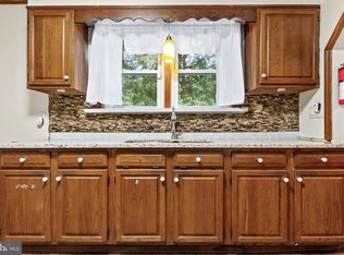 31 5th Ave, Carneys Pt, NJ 08069