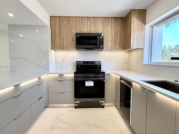 3rd image of 3826 NE 171st St #3826