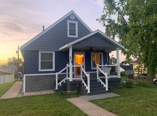 818 22nd Ave SW, Cedar Rapids, IA 52404