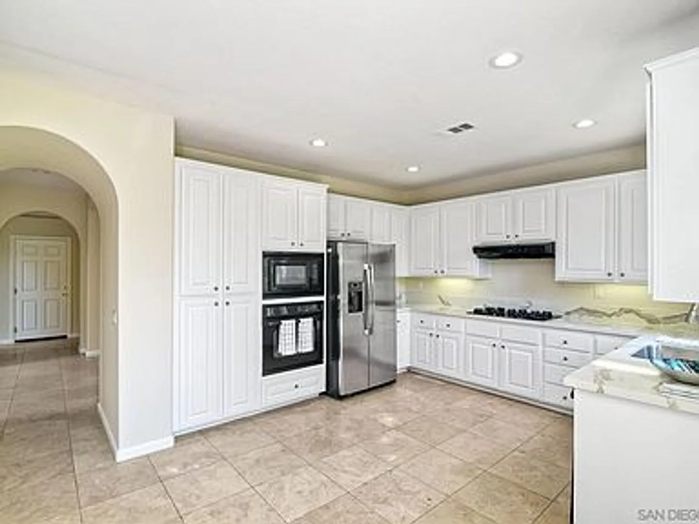 Stylish Torrey Santa Fe Living 4 Bed, 2.5 Bath Gem — Photo 4