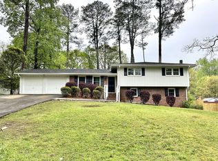 1872 N Oak Dr, Lawrenceville, GA 30044